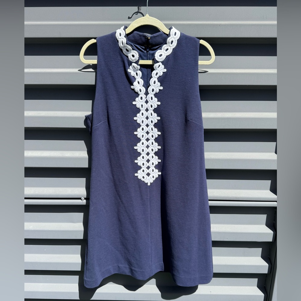 Lilly Pulitzer  Navy Blue Sleeveless Top with White Embroidery